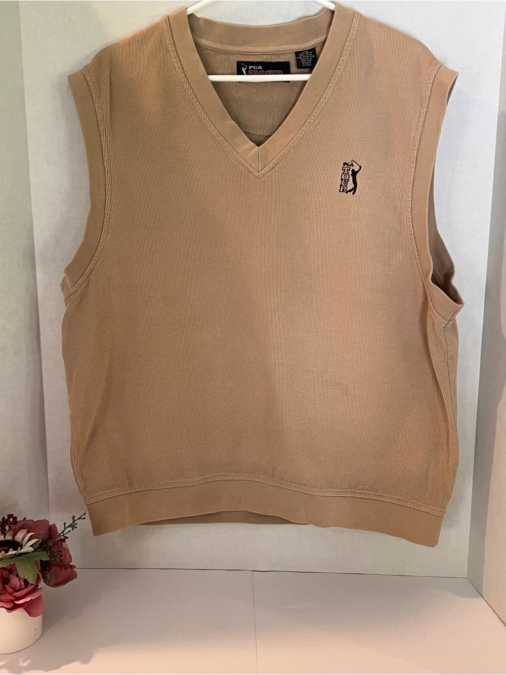 Vintage PGA TOUR Tan V-Neck Tan Sleeveless Golf  Sweater Vest - Large